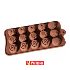 MOLDE DE SILICONA PARA BOMBONES X12 (109544)