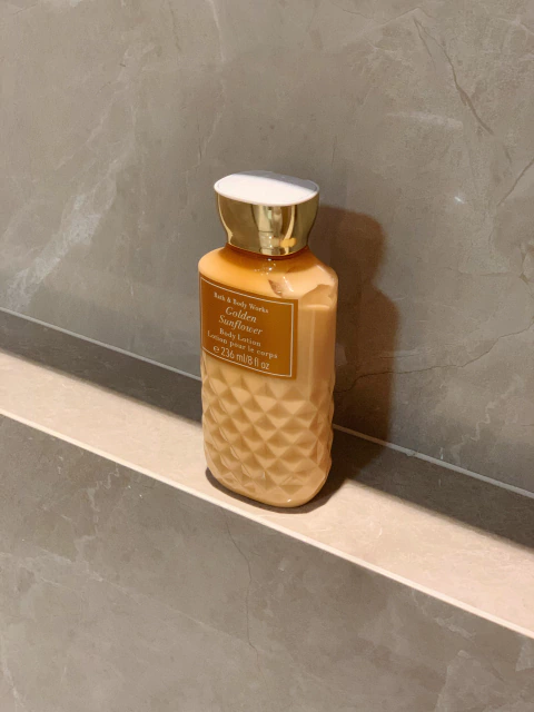 BATH & BODY WORKS GOLDEN SUNFLOWER 236ML