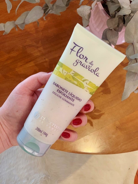 SABONETE LÍQUIDO ESFOLIANTE FLOR DE GRAVIOLA 200ML L'OCCITANE AU BRÉSIL - comprar online