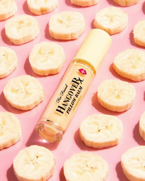 HIDRATANTE LABIAL TOO FACED HANGOVER PILLOW BALM LIP TREATMENT | BANANA KISS