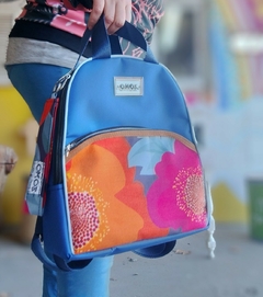 Mochila Ayvn (estampa Maxi Flor) en internet