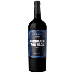 VINO MALBEC BRINDANDO POR NADA