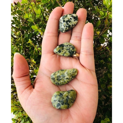 Jade Nefrita Cristal Pedra Rolada Natural - P (Unidade)
