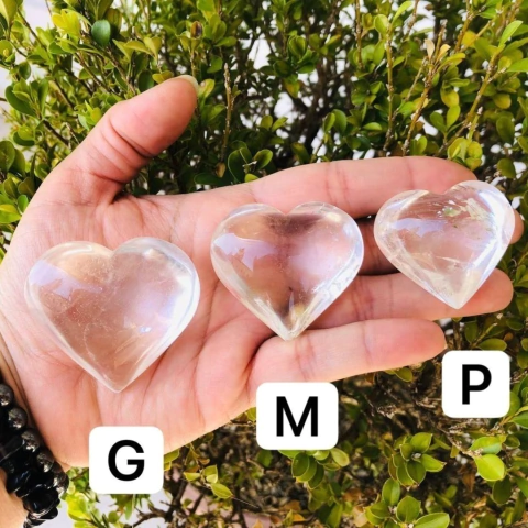 Cristal Quartzo Hialino Transparente lapidados em formato de coração - M