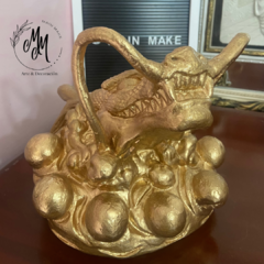 Cabeza de dragón realista Shenlong