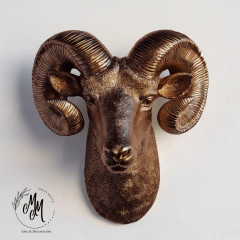 Cabeza de carnero realista - comprar online