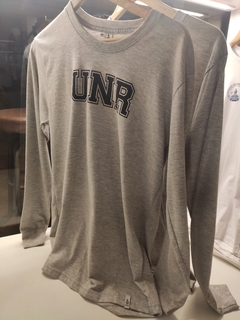 REMERA UNISEX DE ALGODÓN MANGA LARGA, LOGO UNR