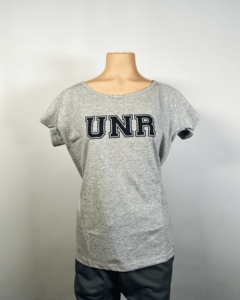 REMERA DE JERSEY ENTALLADA LOGO UNR - comprar online