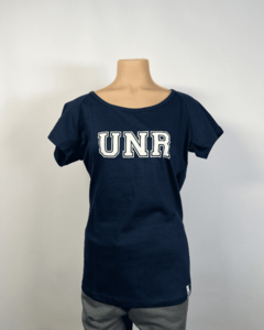 REMERA DE JERSEY ENTALLADA LOGO UNR