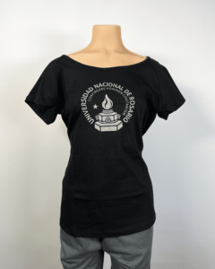 REMERA DE JERSEY ENTALLADA LOGO REDONDO