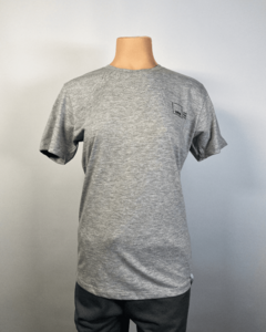 REMERA UNISEX DE ALGODÓN LOGO CUADRADO en internet