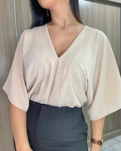 Blusa morcego na internet