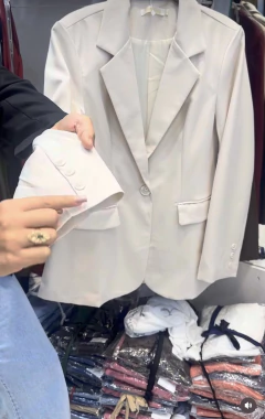 Blazer Giovanna na internet