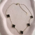 colar choker trevo preto dourado virginia - loja online