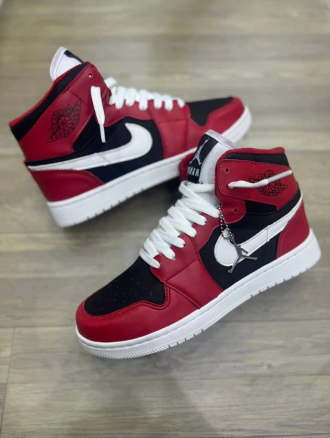 NIKE JORDAN CANO ALTO VERMELHO