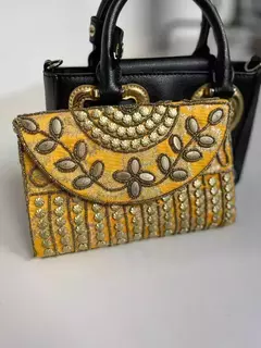 Cartera Bordada - comprar online