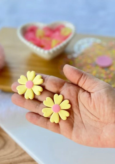 APLIQUE EMBORRACHADO MARGARIDA PESPONTADA CANDY PARA LAÇO E TIARA INFANTIL - KIT COM 5 UNID