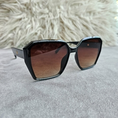 Megan - THE PANDA GLASSES
