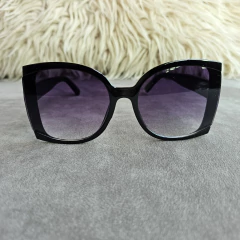 Tania - THE PANDA GLASSES