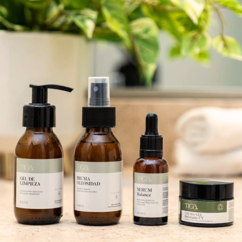 KIT CONTROL OLEOSIDAD Y ACNÉ - Limpiador + Bruma + Serum + Hidratante - comprar online