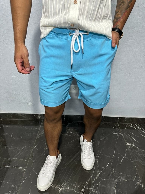 Bermuda masculina atemporal azul bebê