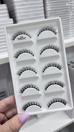 CARTELA COM 5 PARES DE CILIOS POSTICOS - MODELO E08 mini - comprar online