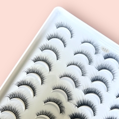 Cartela com 20 pares de cilios posticos H22 - Dani Oliveira Makeup Store