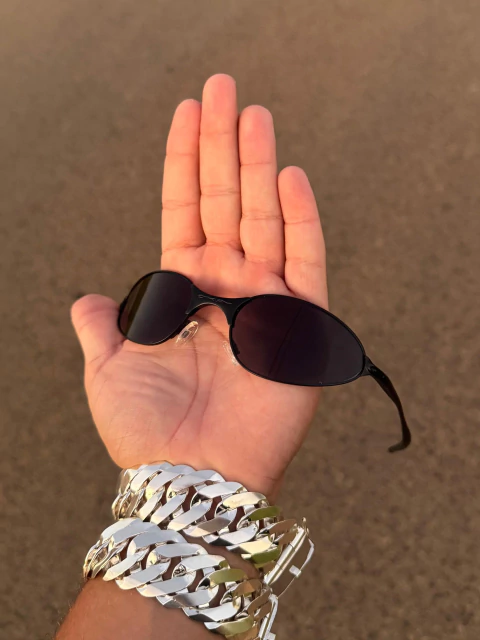 Wire All Black - comprar online