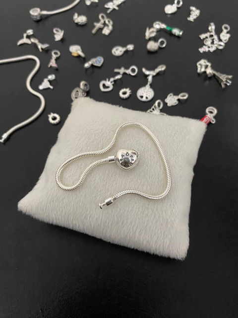 Pulseira De Luxo Fecho Coração Cravejado - comprar online