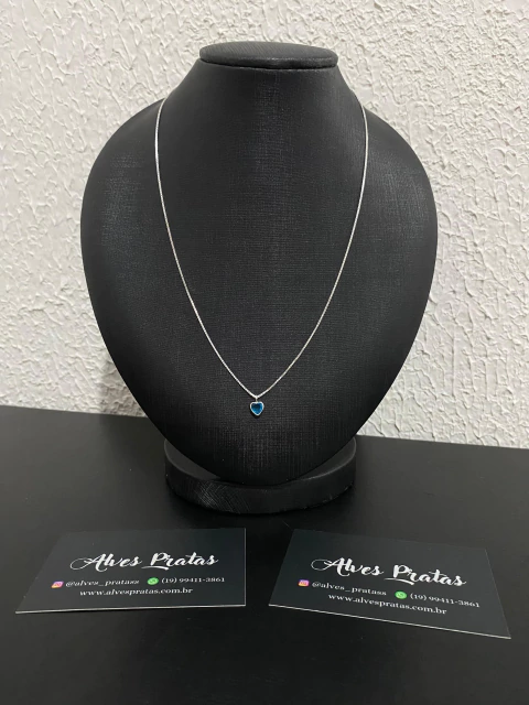 Gargantilha com Pingente Coração Azul Claro 45cm - comprar online