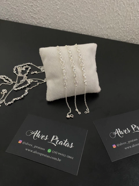 Pulseira Bolinha Branca Com Infinito - comprar online