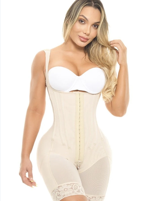 FAJA SHORT TIRANTE ANCHO DOBLE TALLA CON 9 VARILLAS Y 3 LINEAS DE BROCHES REALCE BOOTYLICIOUS 1581