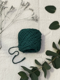 HILO DE ALGODÓN DE 20 HEBRAS X UNIDAD, COLOR VERDE NAVIDAD