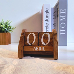 CALENDÁRIO PERMANENTE EM MADEIRA TECA