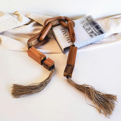 COLAR DE MESA DECORATIVO - CORRENTE DE MADEIRA