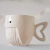 Taza ballena blanca hueso