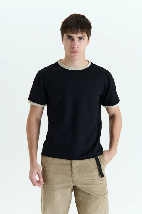 Remera Elliot Negra - comprar online