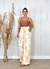 Calça pantalona Jade cor nude estampada