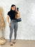 Calça jeans skinny estonada clarinha com lycra