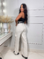 Calça jeans wide leg cor off modelo cargo - comprar online