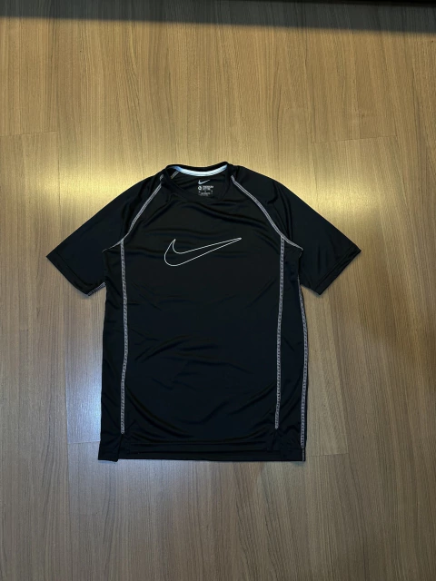 Camiseta NK PRO COMPRESSÃO - Preta