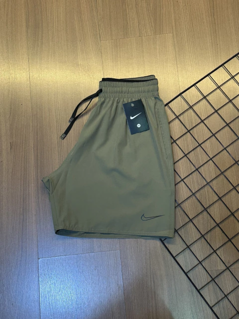 Bermuda NK VG Básica Mauricinho - Verde Militar