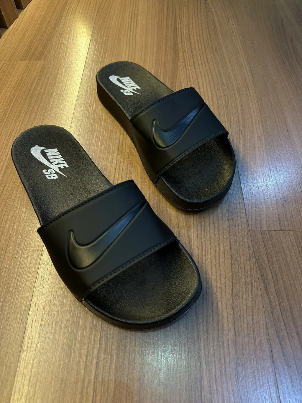 Kit Camiseta dry fit + bermuda + slide + boné