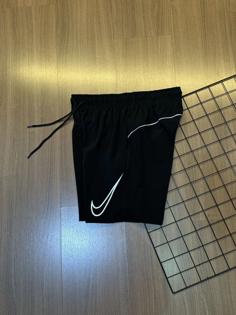 Bermuda NK Swoosh Run Sportswear - Preta