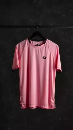 REMERA BOSS RAGLAN ROSE en internet