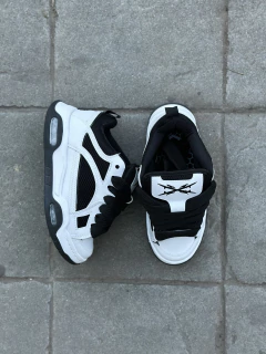 EQUIS BLACK-WHITE #856 - DELTA STORE