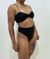 Biquíni transpassado e Hot pants na internet