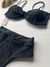 Biquíni transpassado e Hot pants