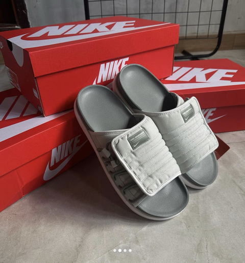 Chinelo Nike Asuna 2.0 - Cinza