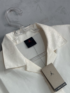 Camisa de botão Jordan 23 - Essentials (Off White) na internet